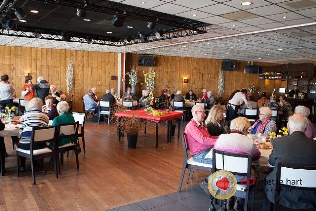 20150322 frans versteden fotografie - tilburginbeeld FRVE0736.jpg - eet met je hart lunch en creatieve workshop paastakken maken